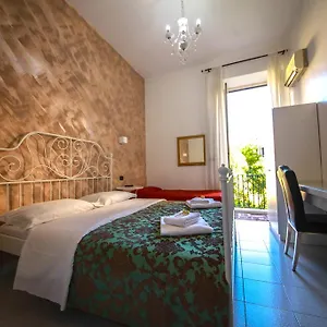 Hotel Pisa, Řím